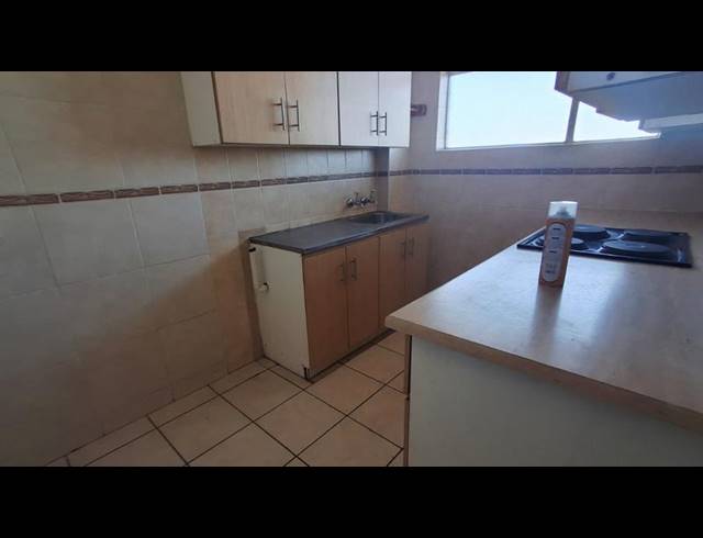 2 BEDROOM HOUSE FOR SALE IN DENLEE